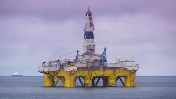 offshore drilling platform in Gulf of Mexico, petroleum industry