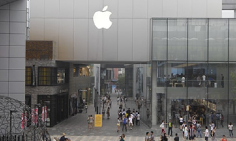 Apple ingresa más dinero del que gasta, y EU hace justo lo contrario, de modo que la firma tiene más efectivo. (Foto: Reuters)
