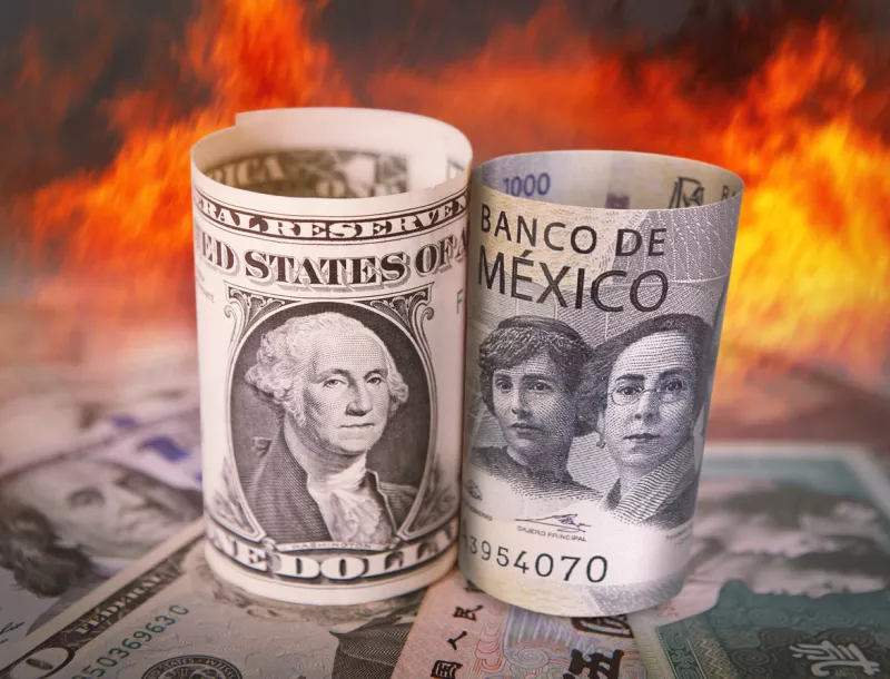 El peso mexicano se fortalece y queda por debajo de las 19 unidades por dólar