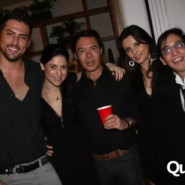 Fiesta de Fernando Lebrija por sus 2 diosas de plata
