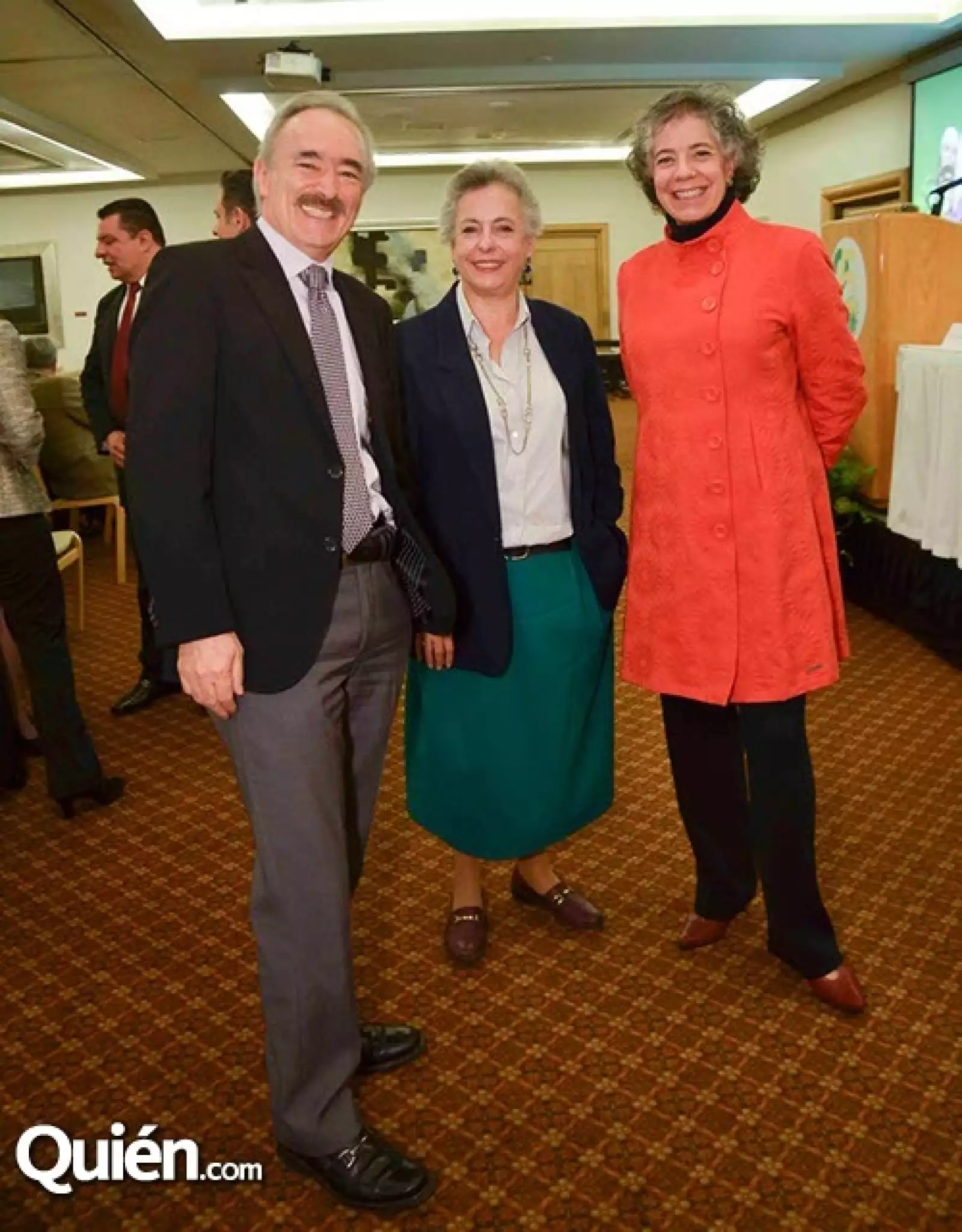 Javier Soberón, Carmen Rábago y Verónica González.