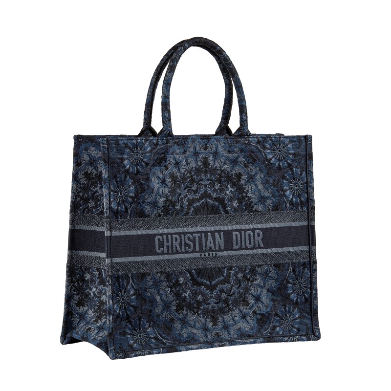 Dior_Femme_Acc_SA_PE19_M1286ZRIOM49E_E03.jpg