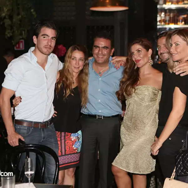 Julio Azcárraga, Anny Alanís, Antonio Marcos, Ximena Moctezuma, Alex Basteri y Carol Robredo