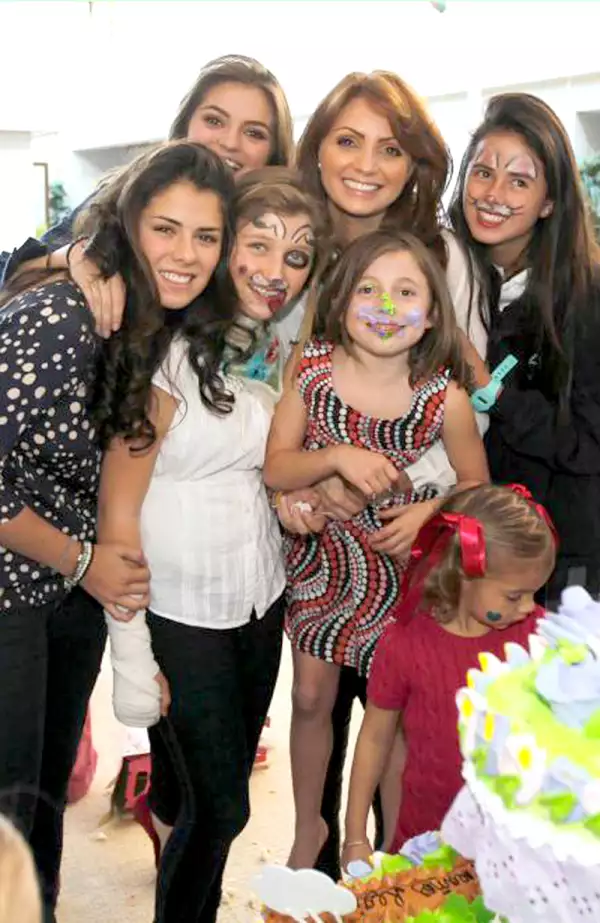 Angélica Rivera y sus hijas durante el sexenio de Enrique Peña Nieto