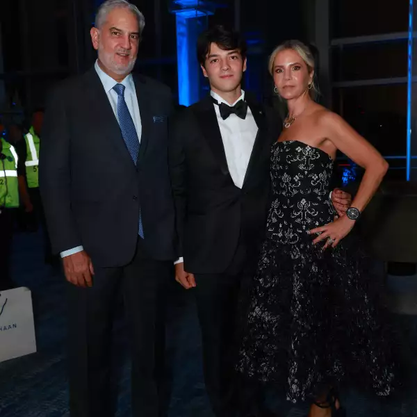 Juan Carlos y Santiago López con Nuri Ferre 