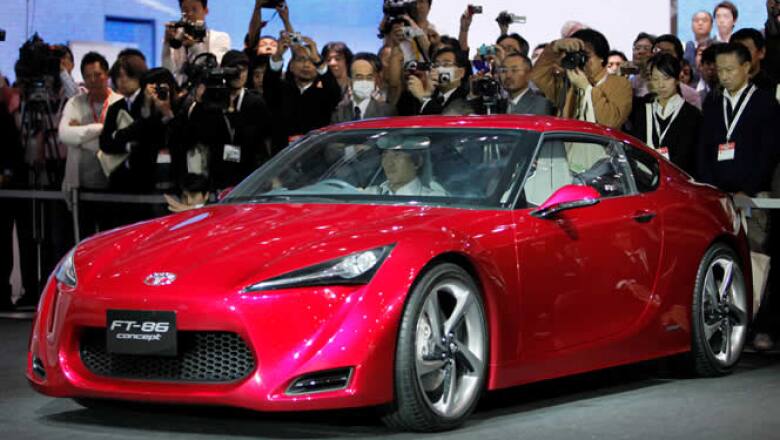 La firma automotriz distribuirá el modelo FT-86 a partir del 2011, contará con un motor de 2.0 litros de gasolina y además tendrá tracción trasera.