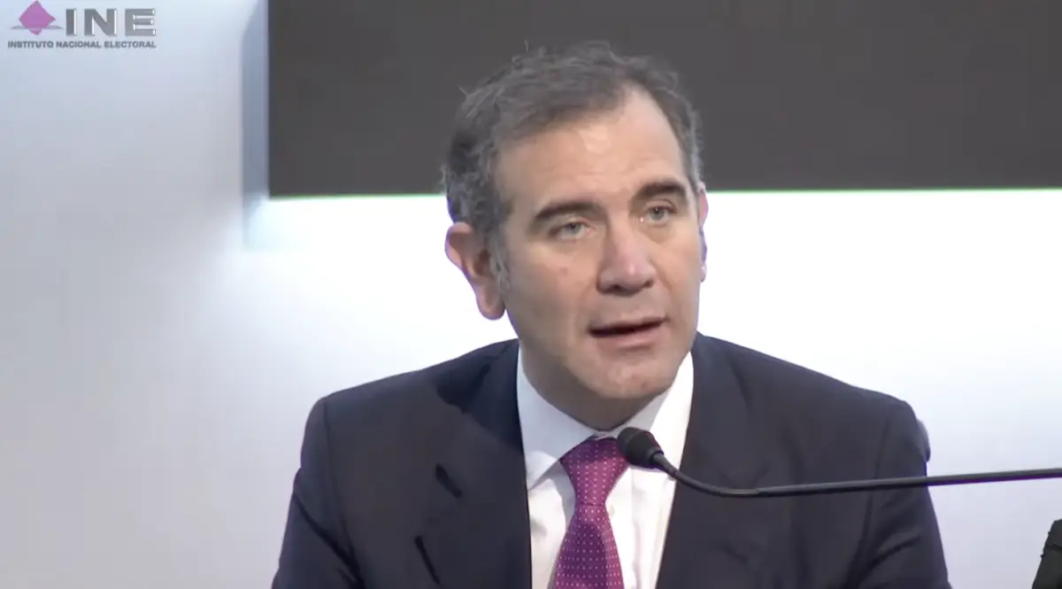 Lorenzo Córdova en  Cumbre Global de la Democracia