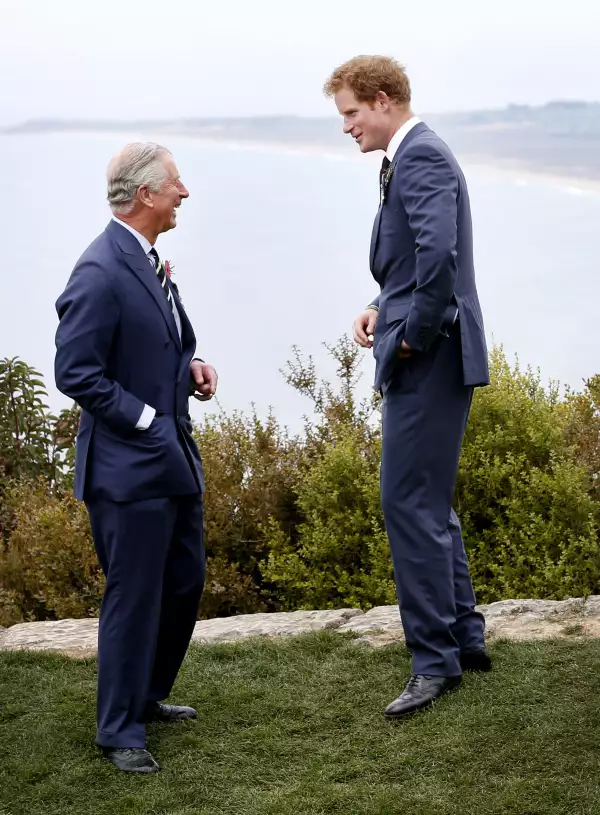 Rey Carlos III y príncipe Harry