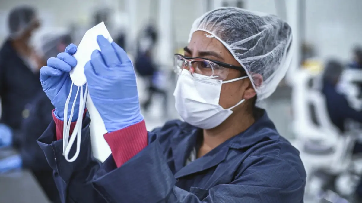 GM producción de mascarillas