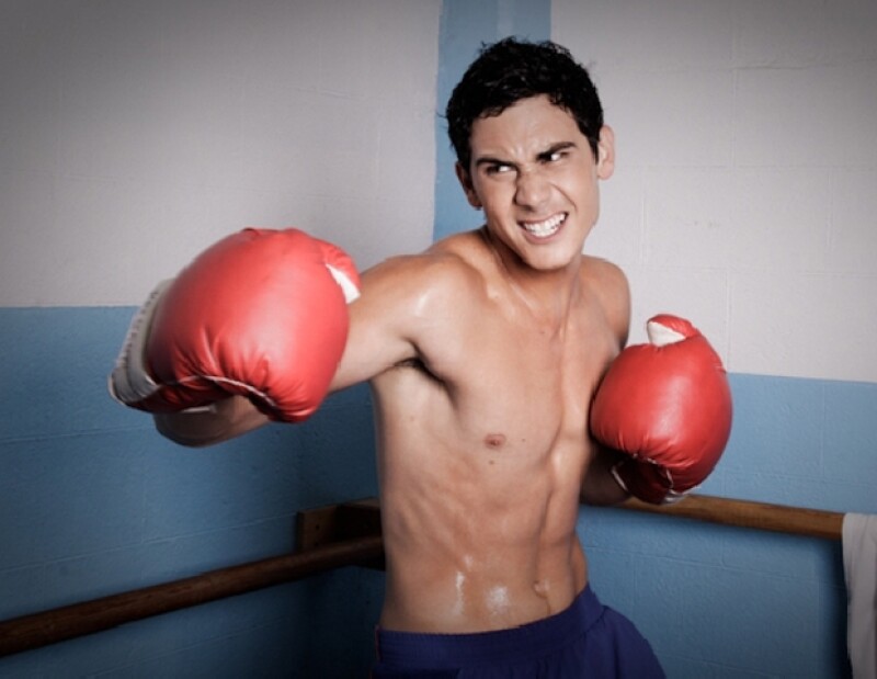 Alex enmarcaría perfecto docenas de revistas teen.