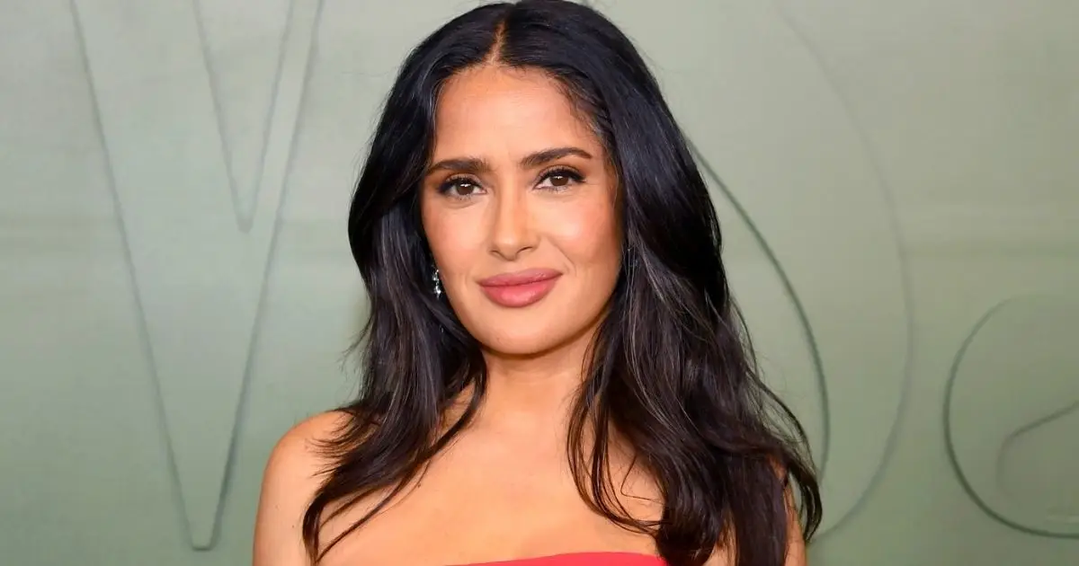 salma-hayek-bikini.jpg