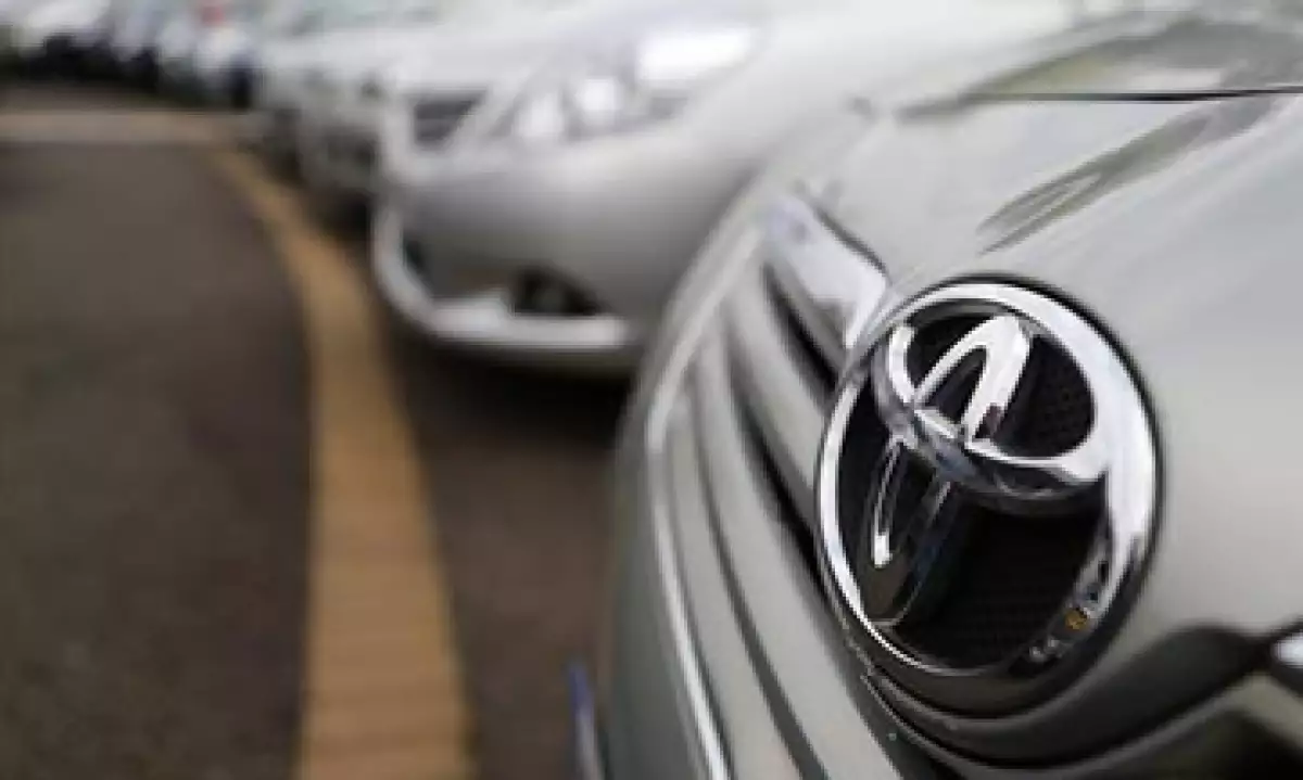Toyota planea utilizar el dinero y la fuerza de trabajo que ha ahorrado para mejorar el diseño de sus autos. (Foto: Reuters)