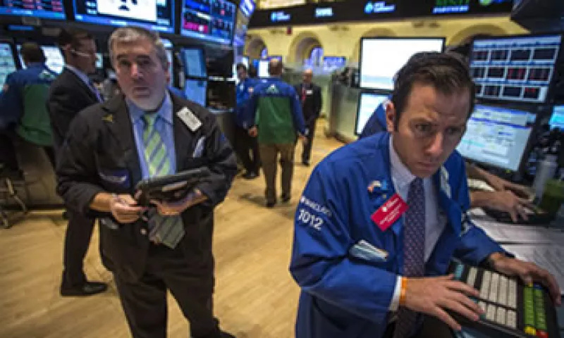 La Fed actualmente compra 85,000 mdd mensuales para alentar la economía. (Foto: Reuters)