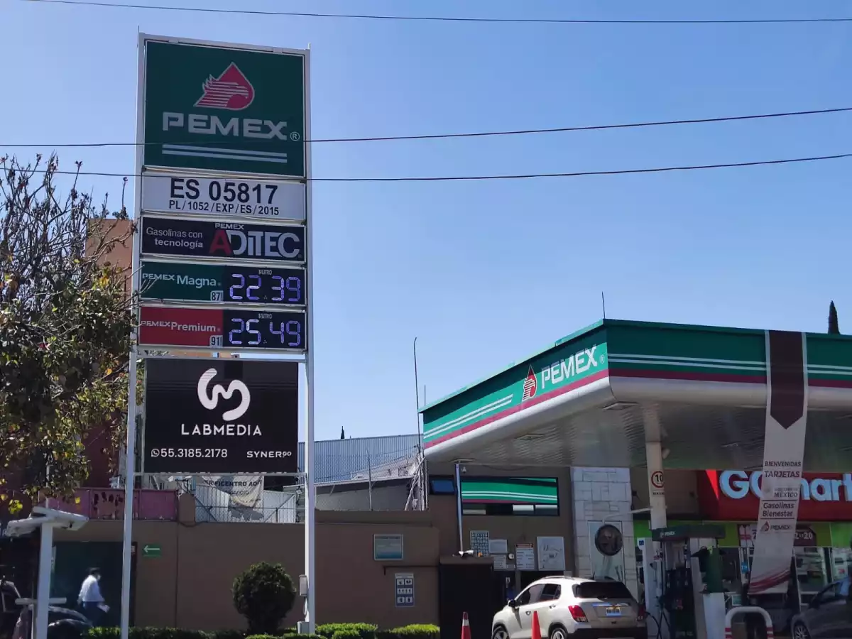 Sin apoyos fiscales, mexicanos pagarían 6.36 pesos más por litro de gasolina