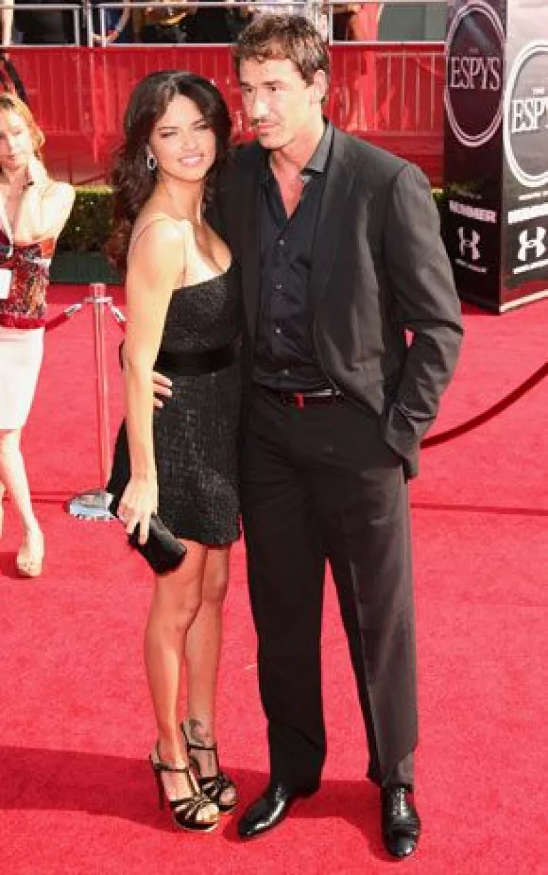 En una ceremonia íntima el pasado 14 de febrero, la modelo brasileña unió su vida por lo civil a la de la estrella de la NBA Marko Jaric; la boda religiosa se prevé para verano.