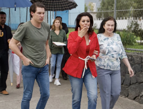Juan Collado (hijo), Yadhira Carrillo y la madre del abogado