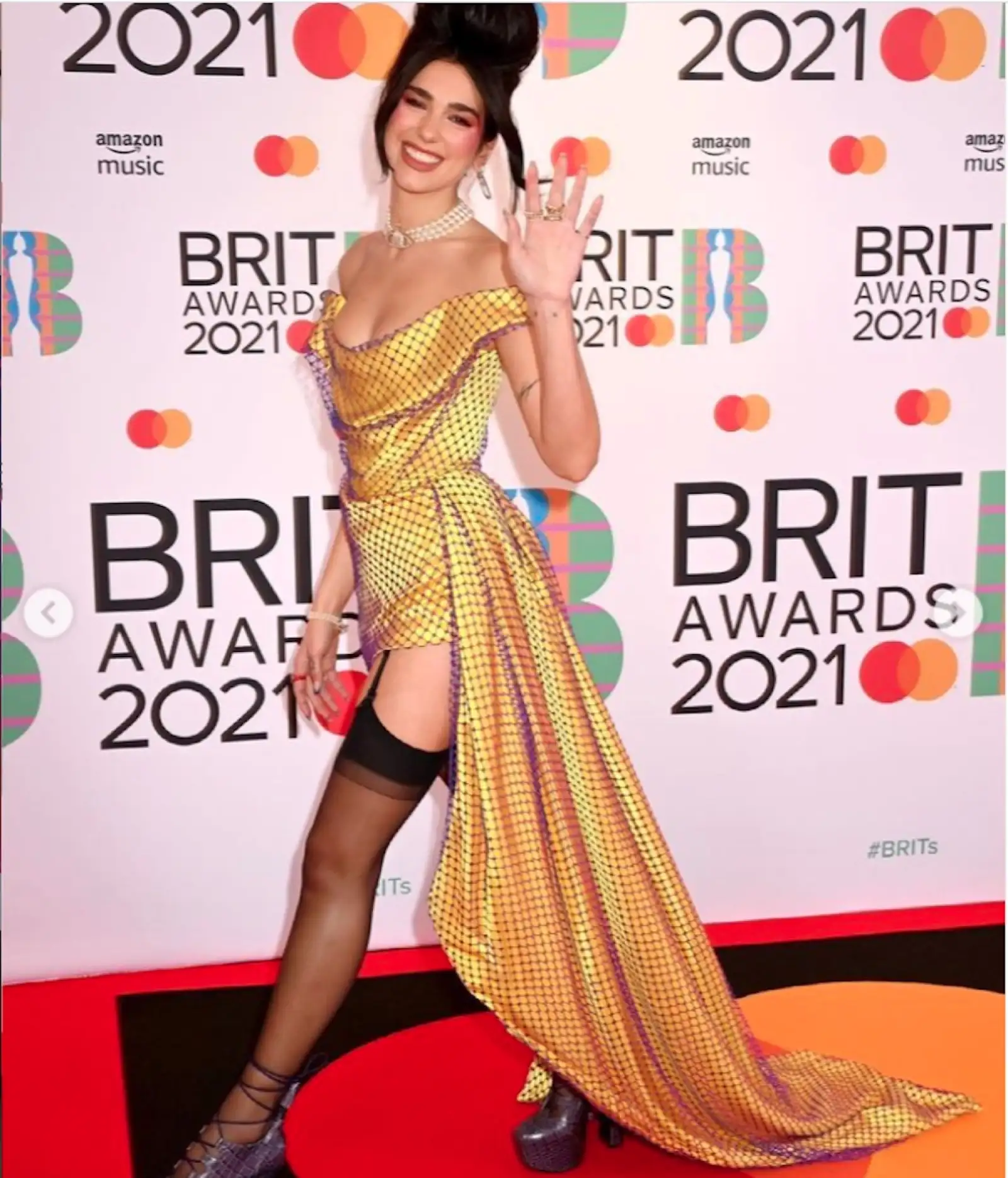 DUA LIPA.jpg