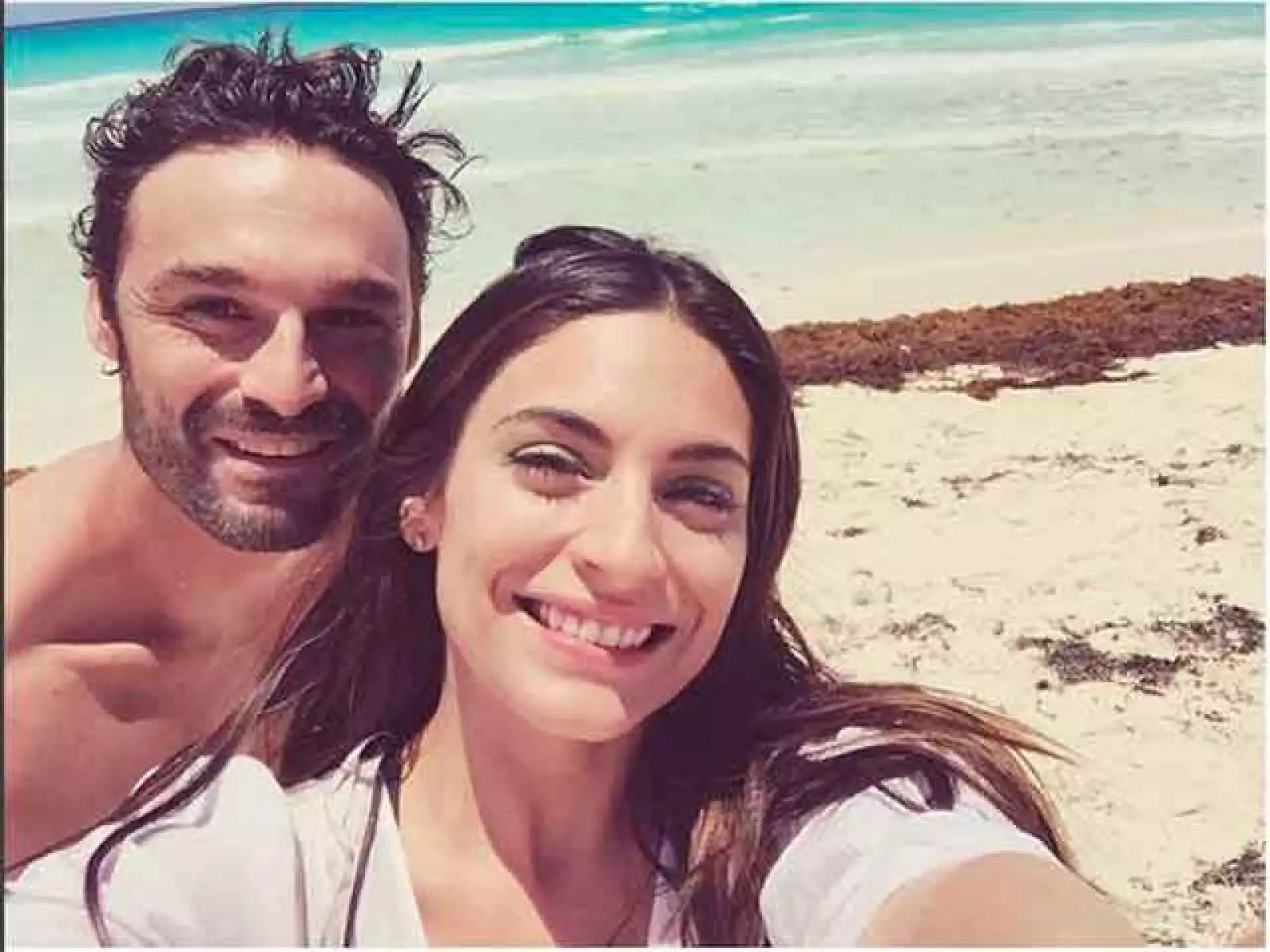 `Es obvio´, respondió el actor al cuestionársele sobre la existencia de una relación de pareja.
