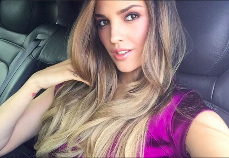 Eiza compartió un momento muy cariñoso e inusual con su compañero de set y no hablamos de su novio. ¿Hombres, se pondrían celosos?