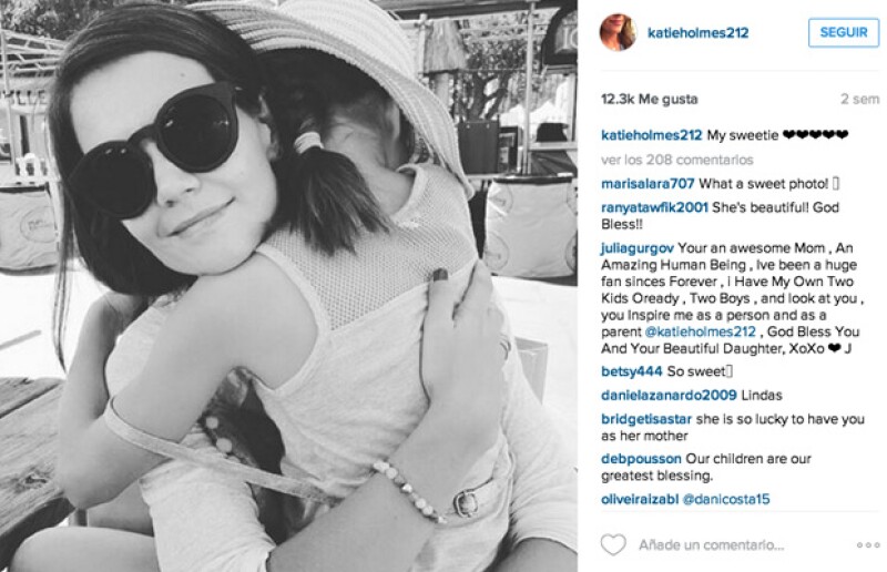Suri aparece poco en la cuenta de instagram de su mamá, pero sus fotos son las más tiernas.