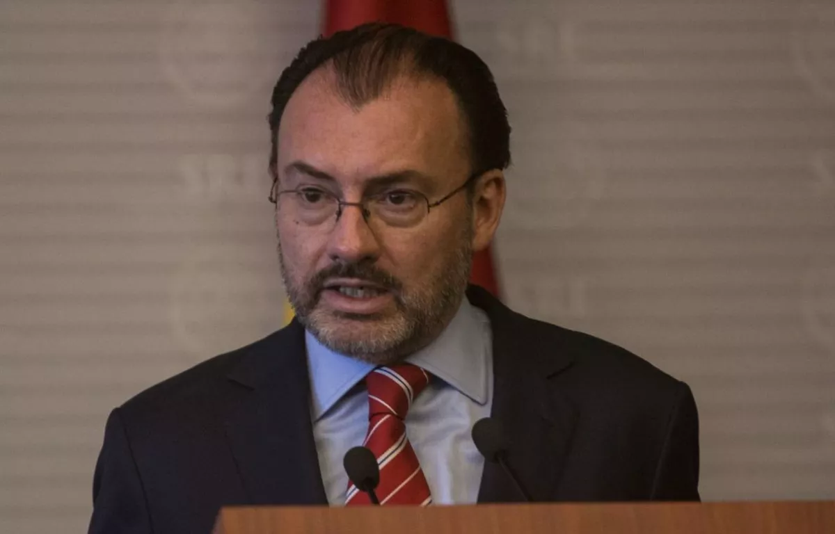 CIUDAD DE MÉXICO, 08DICIEMBRE2017.- Luis Videgaray, secretario de Relaciones Exteriores, recibió el día de hoy la visita especial de Fernando Huanacuni, ministro de Relaciones Exteriores de Bolivia.
FOTO: TERCERO DÍAZ /CUARTOSCURO.COM