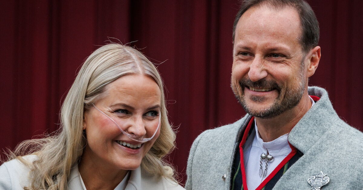 Mette-Marit de Noruega vuelve a tener un problema de salud y aplaza su debut como reina