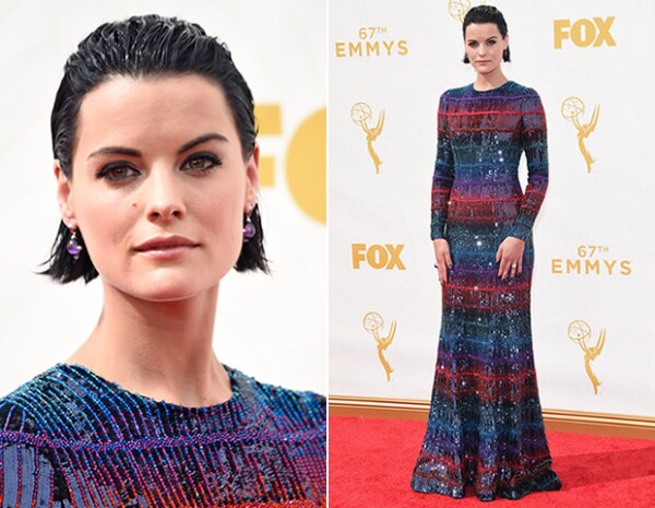 Jaimie Alexander lució un Armani Privé fall 2015.