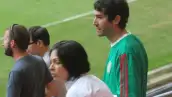 La pareja viajó hasta el país europeo para presenciar los Juegos Olímpicos. Fueron captados durante el partido de futbol de México contra Suiza.