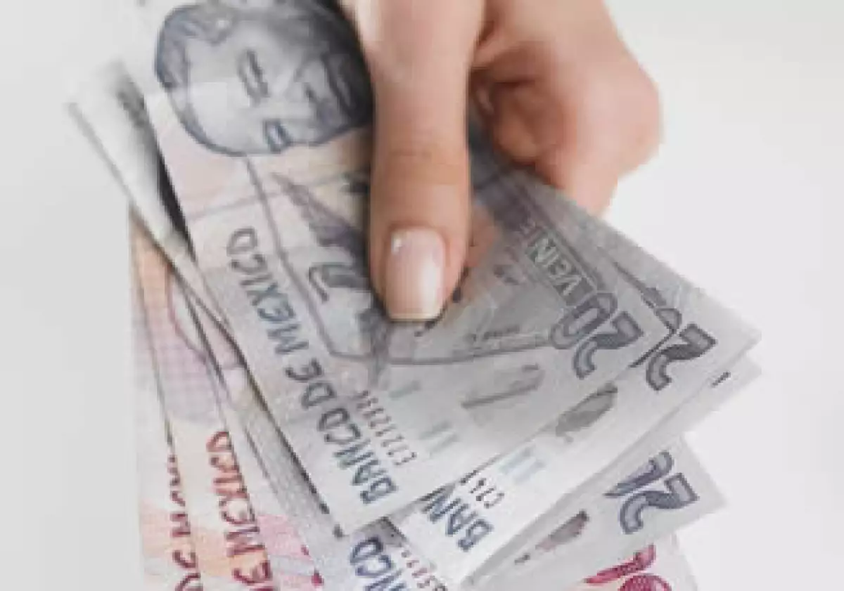 Los empleados de nómina que no rebasen ingresos de 400,000 pesos al año pueden optar por hacer su declaración anual de impuestos y con ello tener la posibilidad de devoluciones. (Foto: Photos to go)