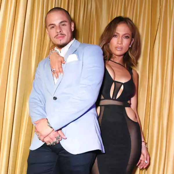 La cantante y actríz con Casper Smart, con quien tiene un romance.