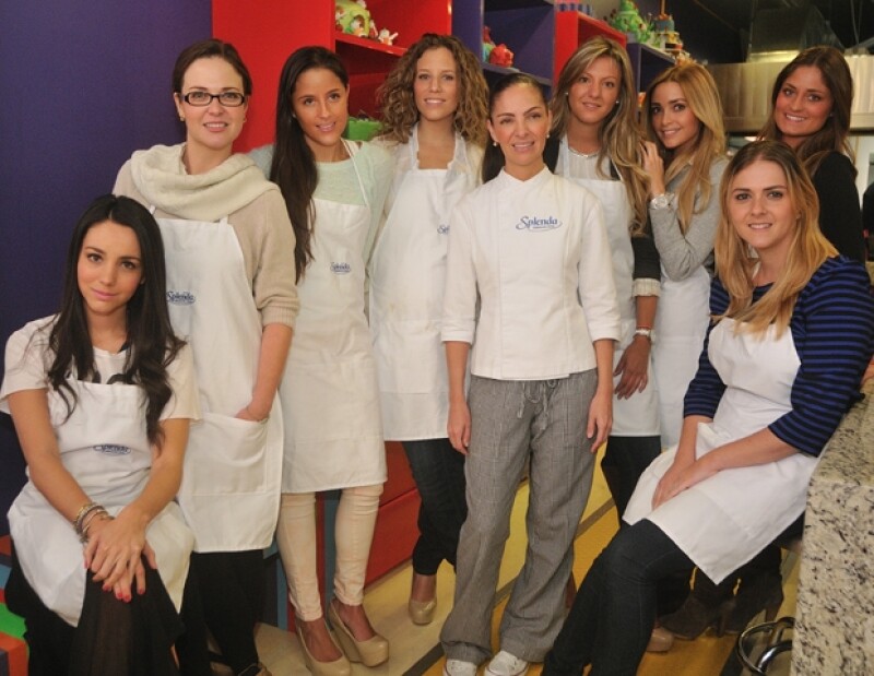 La chef rodeada de sus exclusivas alumnas.