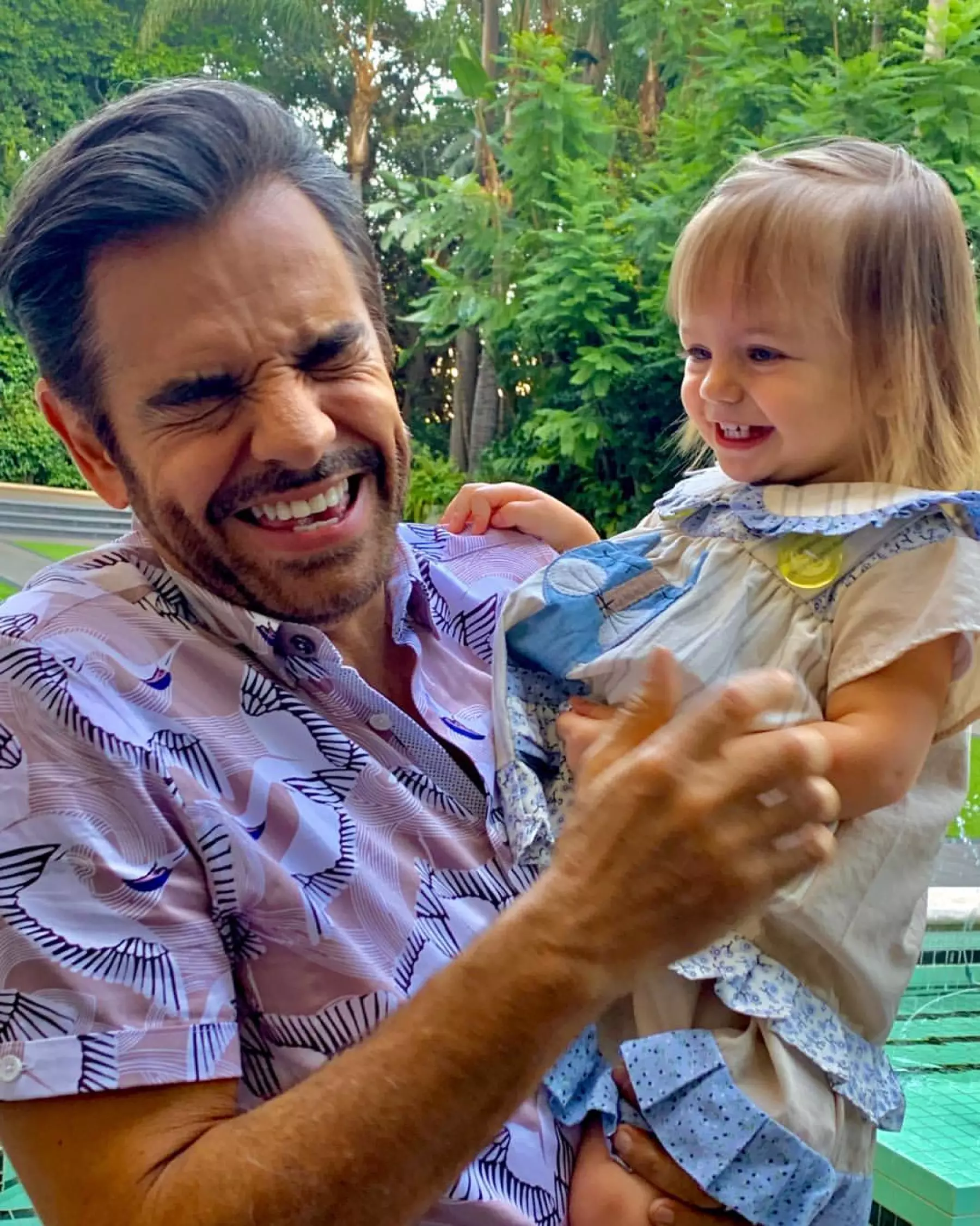 Eugenio Derbez y Kailani Ochmann
