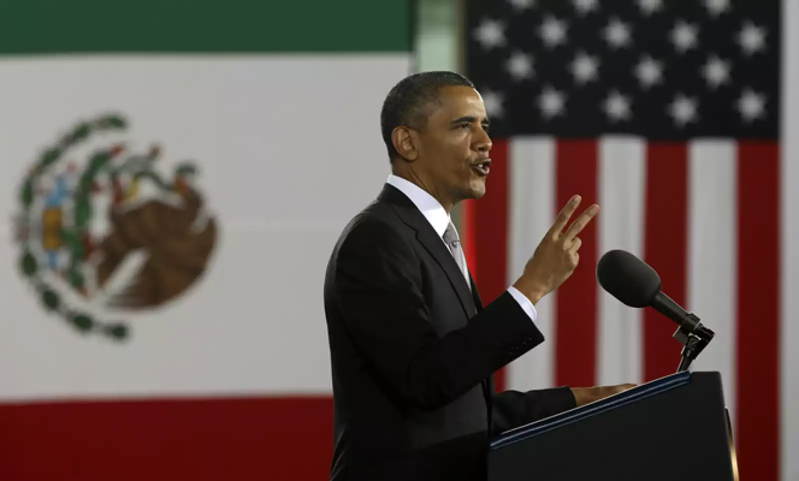 Obama dijo que buscará promover una reforma "sensata" de migración en el Congreso estadounidense, que fortalezca la inmigración legal.