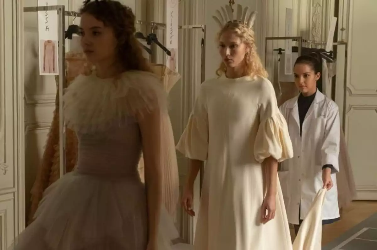 pelicula alta costura dior