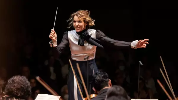 La directora de orquesta Alondra de la Parra en la edición 2025 del Festival Paax GNP. 