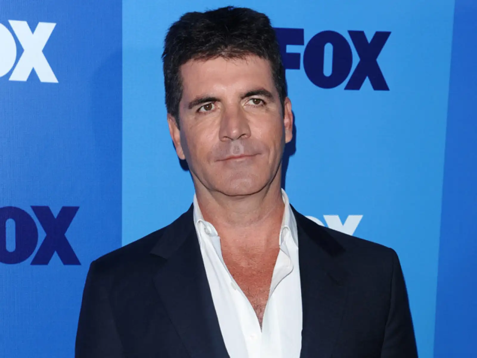 El productor musical y ex juez de American Idol, Simon Cowell, comenzó su carrera en el mundo de la música trabajando en el departamento de mensajería de EMI.