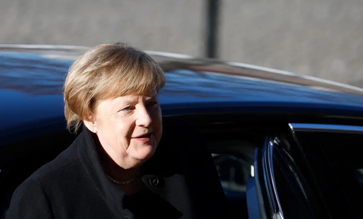 legalo-merkel-enfrenta-cuestionamientos