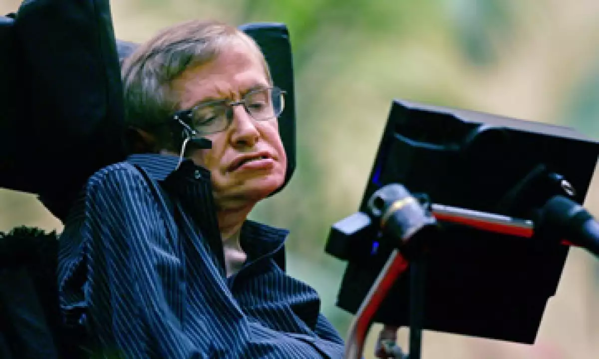 La silla de ruedas que usa Stephen Hawking se conecta a Internet por medio de redes celulares. (Foto: AP)