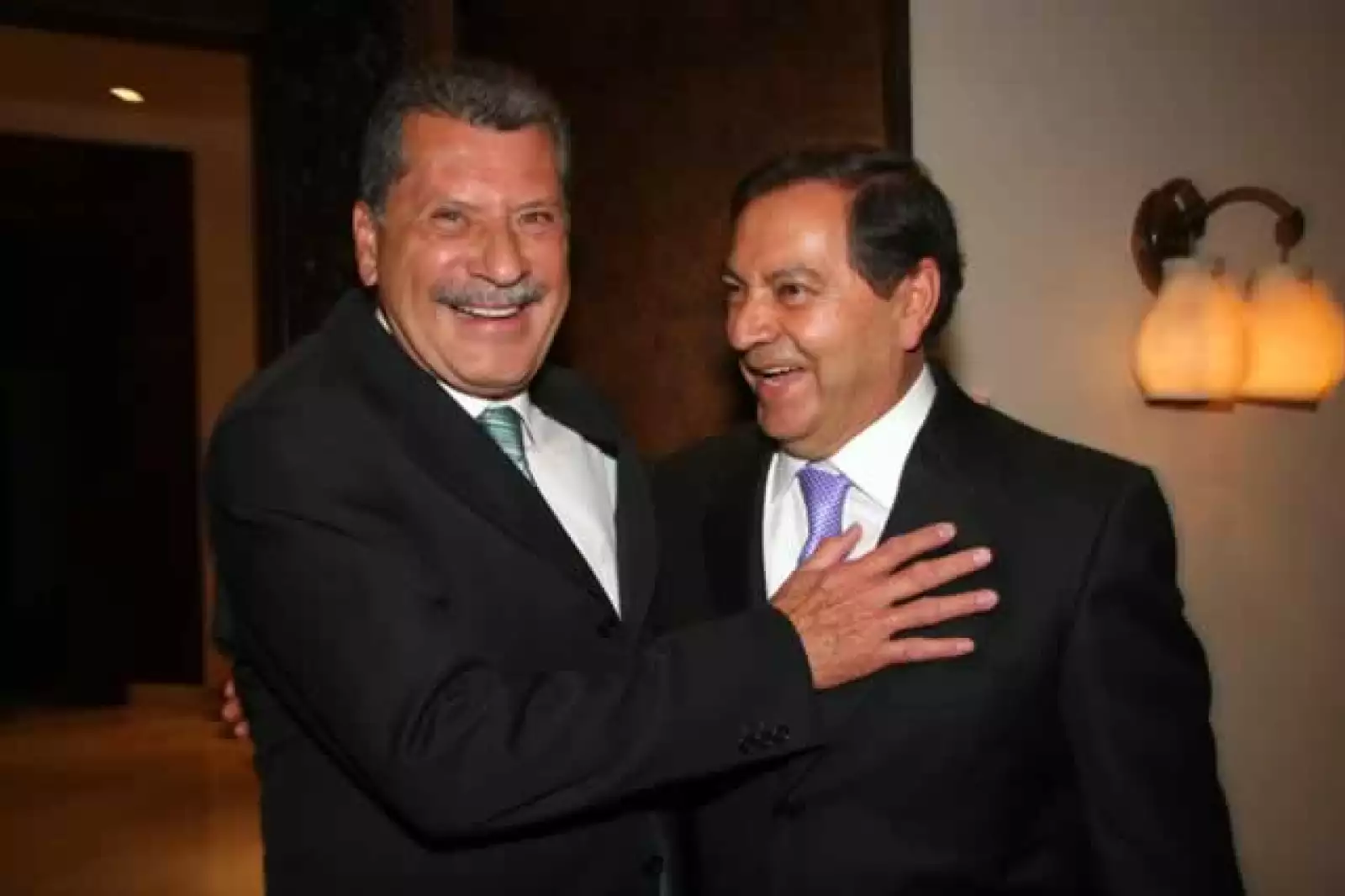 Premio Anáhuac a Laura Barrera Fortoul (Directora General DIF Edo. de México)