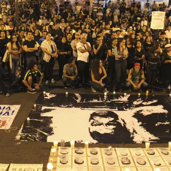 Cerca de las 19:10 horas de la Ciudad de México la macha llegó al Zócalo capitalino