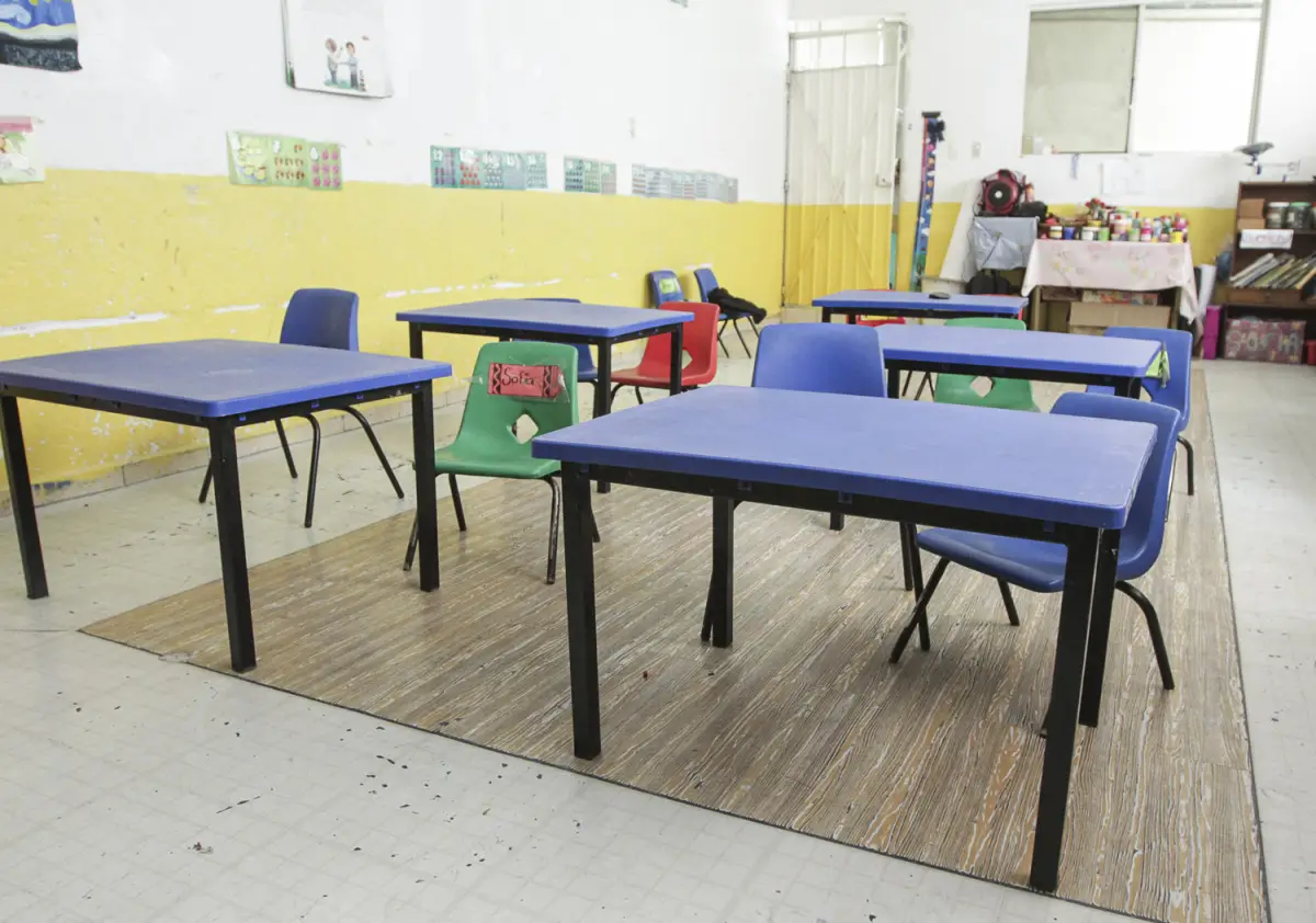 Un salón de clases vacío. La carta compromiso de la SEP para el regreso a clases queda cancelada. 