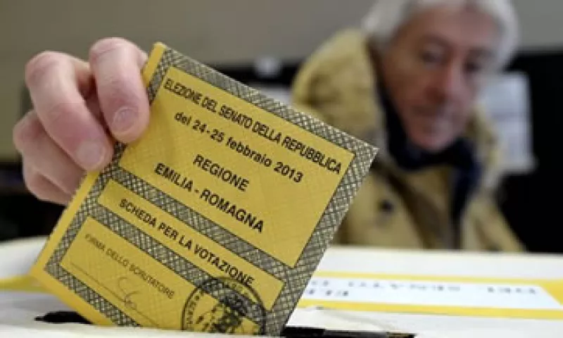 Un aliado de la canciller alemana, Angela Merkel, urgió a Italia a seguir el camino de las reformas emprendidas por el Gobierno de Mario Monti. (Foto: AP)