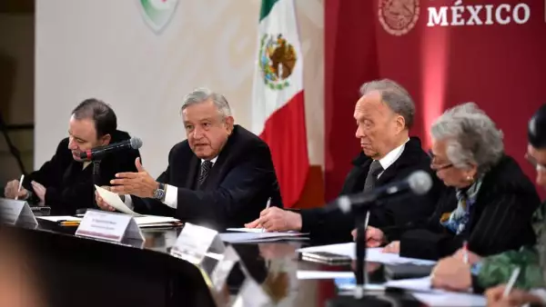 AMLO gobernadores.jpeg