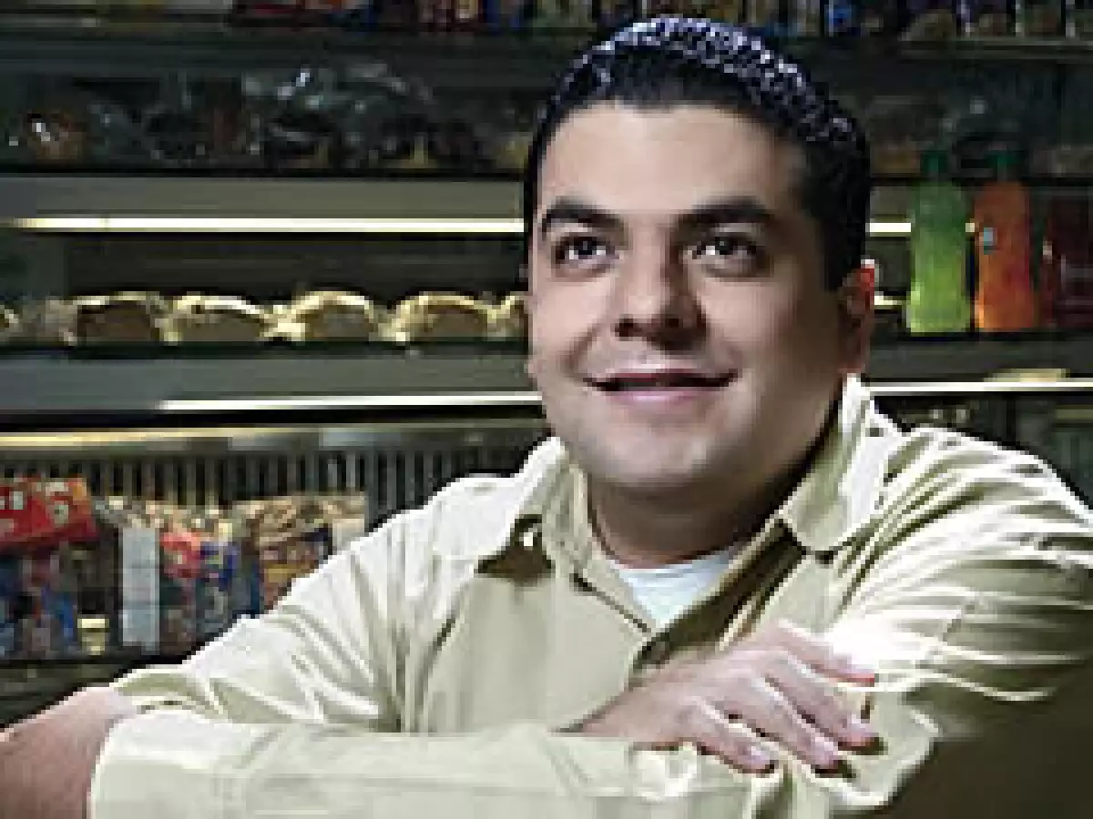 Alfredo Álvarez, jefe de piso de un City Café en el sur del DF, ideó un plan que ahorrará a Sport City, de Grupo Martí, 4 mdp al año en sus cafés de la capital. (Foto: Carlos Aranda / Mondaphoto)