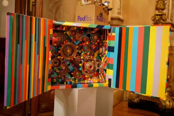 Caja de arte contemporáneo