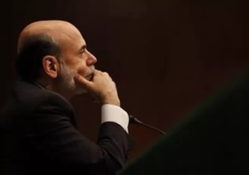 Ben Bernanke, titular de la Reserva Federal, deberá enfrentarse a presiones políticas para evitar el riesgo de una inflación. (Foto: AP)