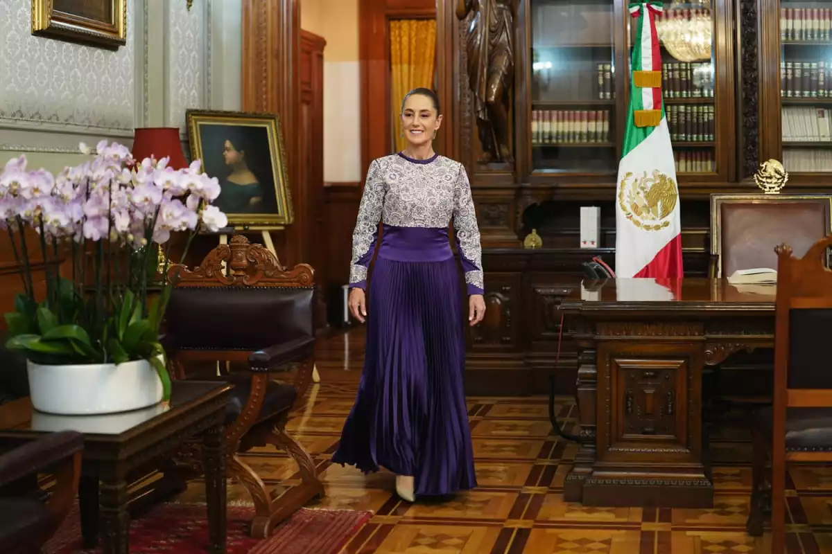claudia-sheinbaum-vestido-grito-independencia-2025
