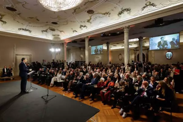 sala-colonne-.jpeg