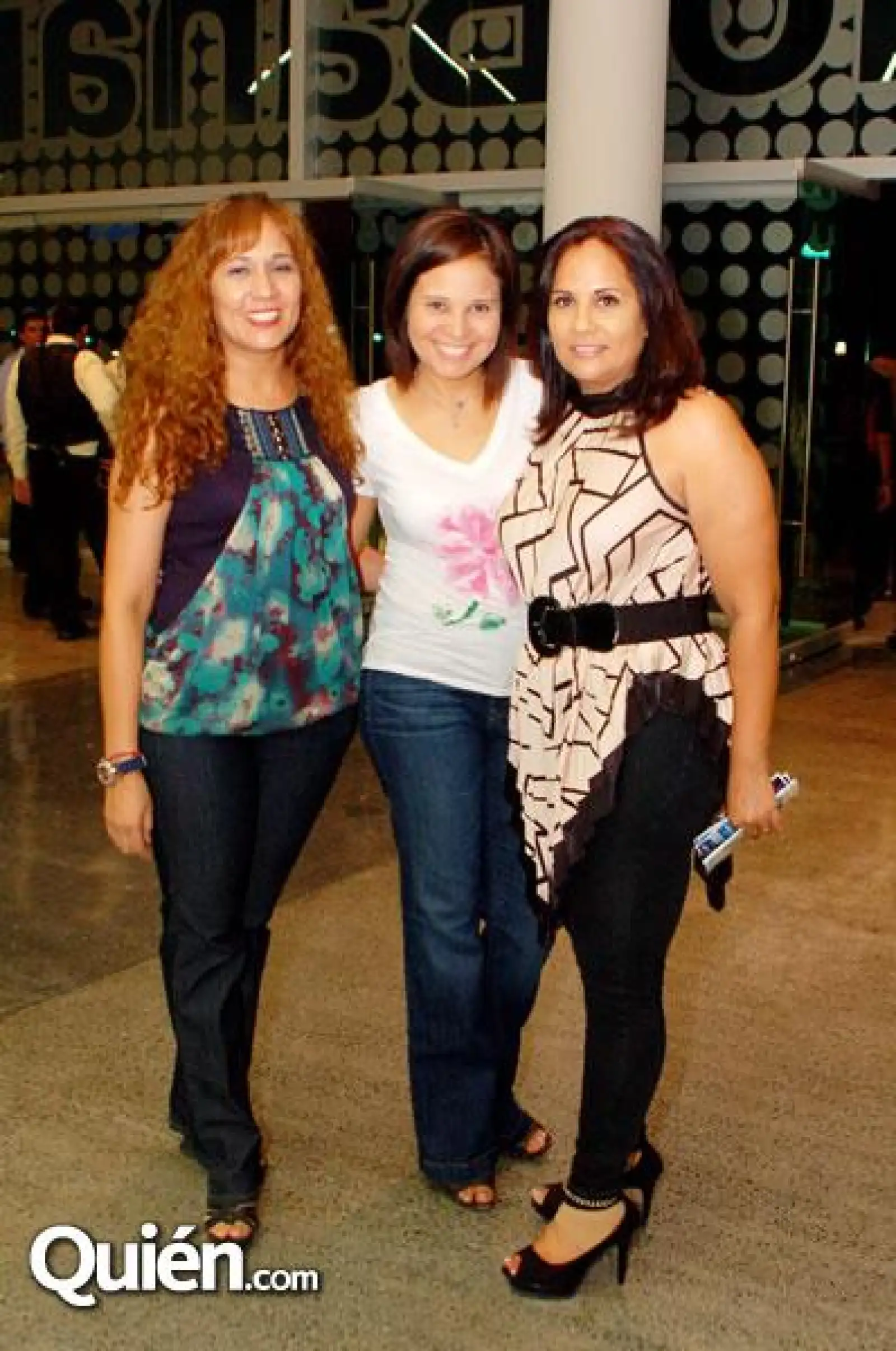Sandra Rivera,Adriana Rivera y Nidia Rivera