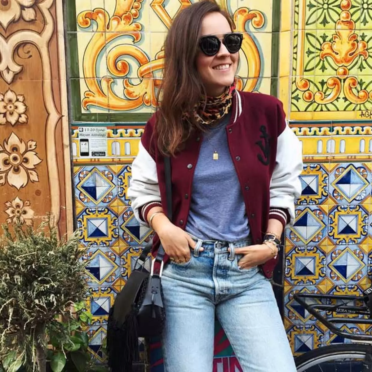 Actualmente radica en Ámsterdam, comparte una linea de bolsas y calzado con Chiara Ferragni y Carolina Engman.